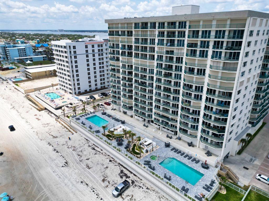 TOWERS GRANDE CONDO - Residential