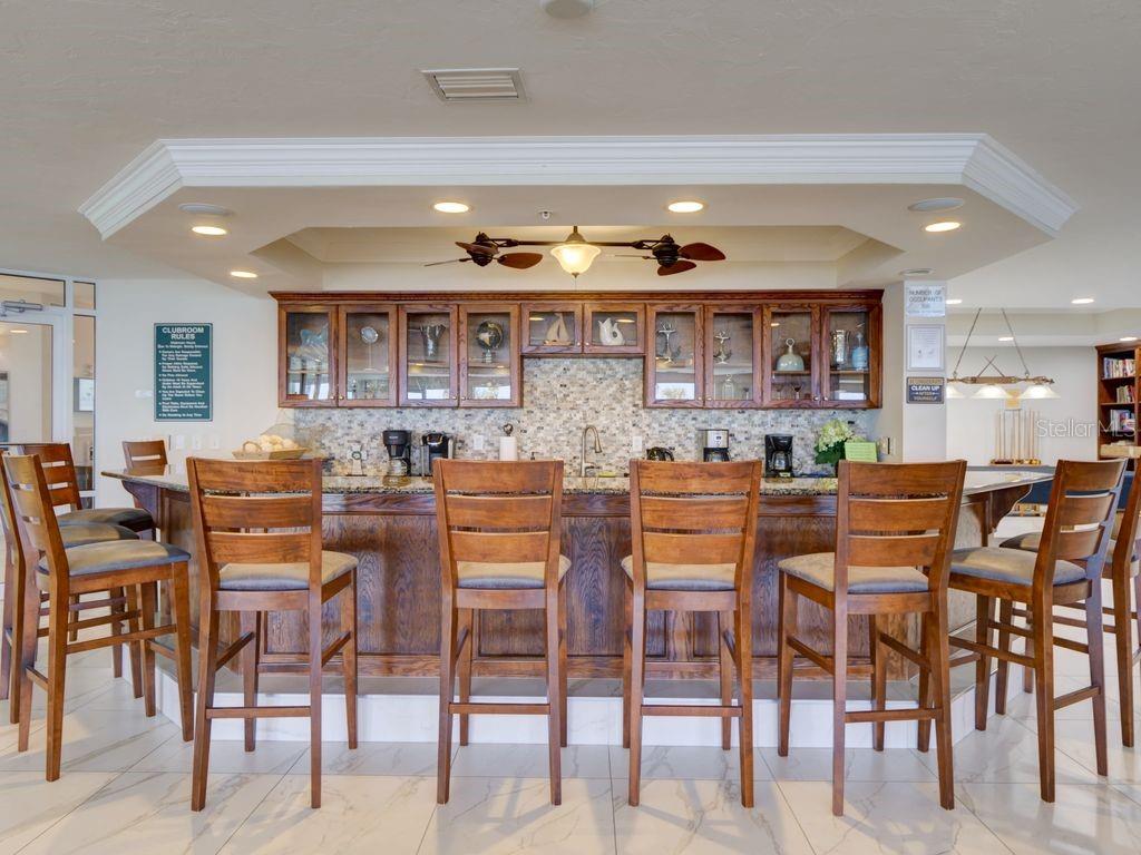 TOWERS GRANDE CONDO - Residential