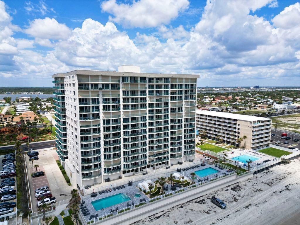 TOWERS GRANDE CONDO - Residential