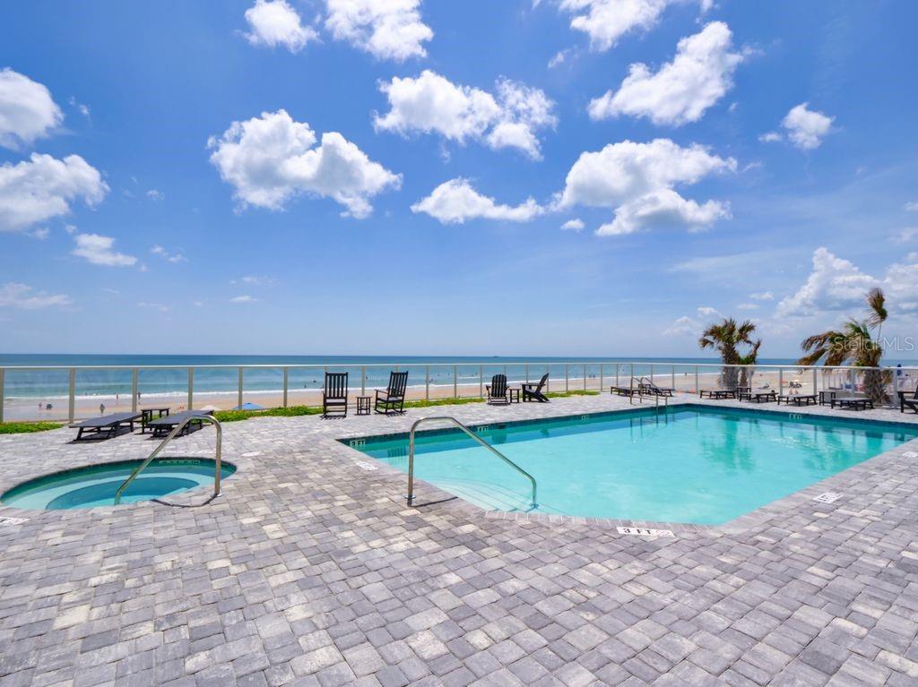 TOWERS GRANDE CONDO - Residential