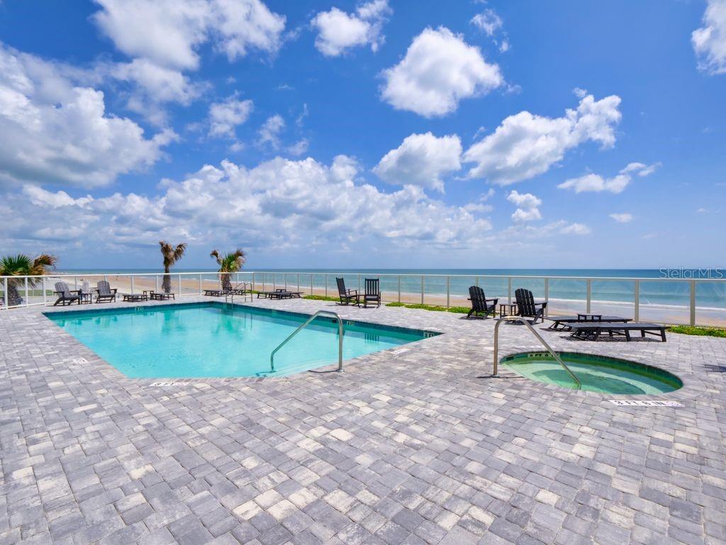 TOWERS GRANDE CONDO - Residential