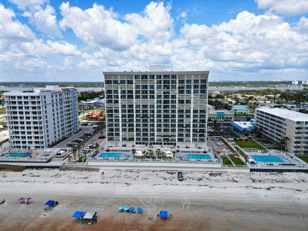 TOWERS GRANDE CONDO - Residential