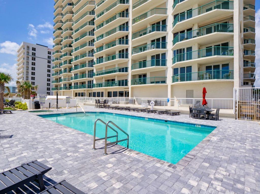TOWERS GRANDE CONDO - Residential