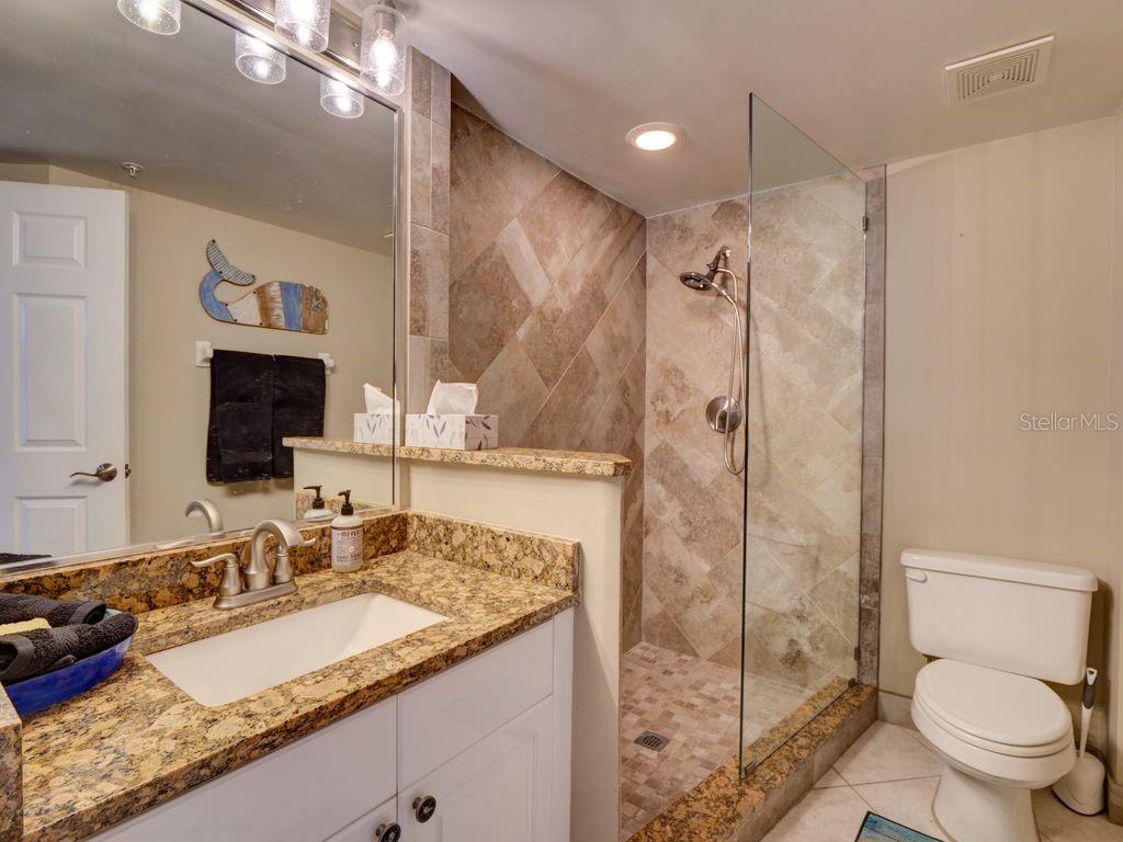 TOWERS GRANDE CONDO - Residential