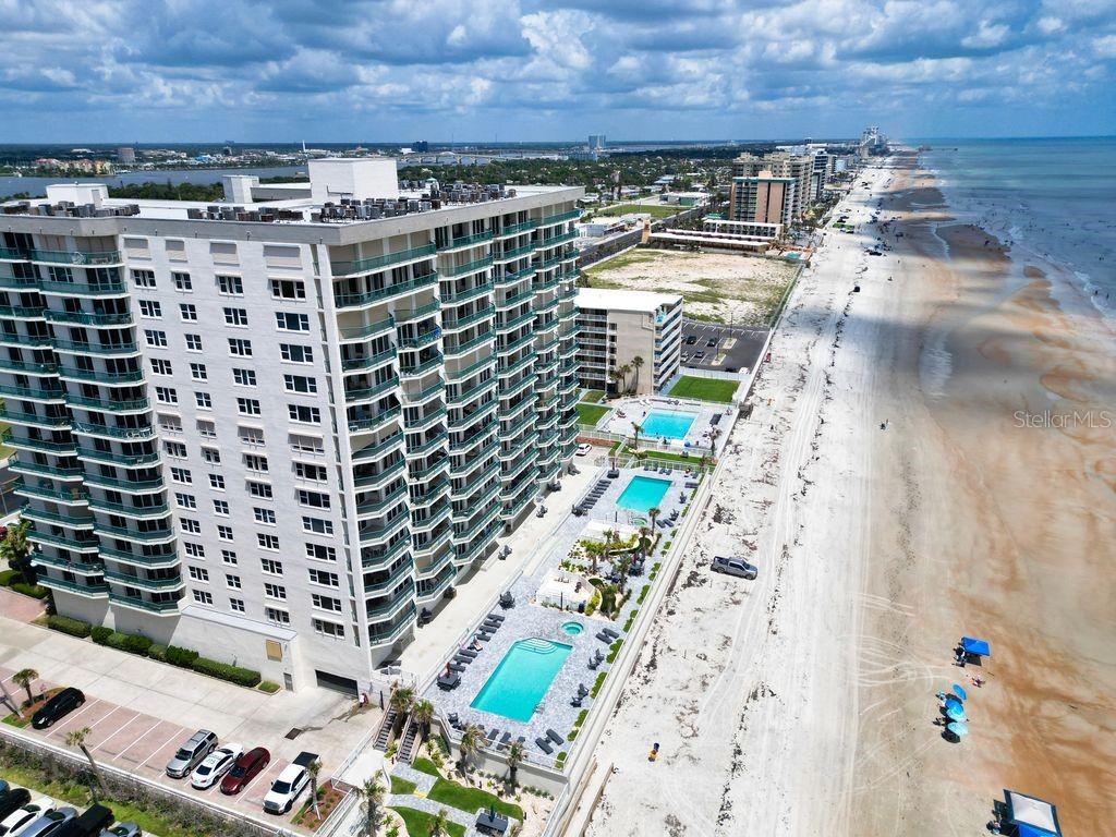 TOWERS GRANDE CONDO - Residential