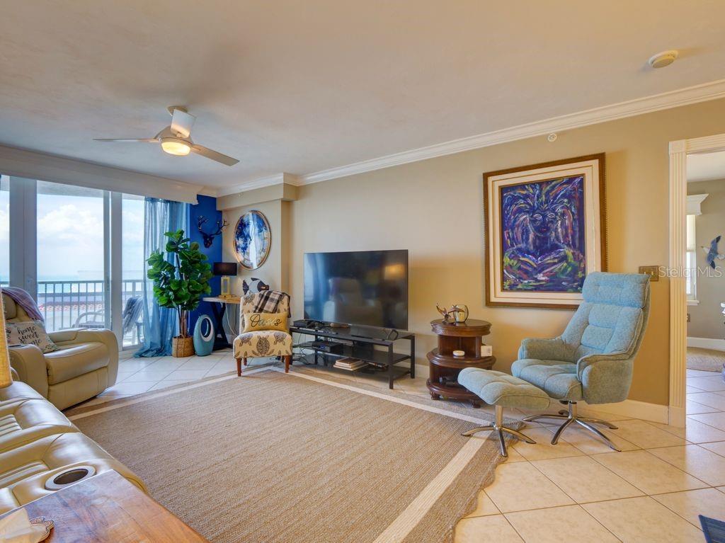 TOWERS GRANDE CONDO - Residential
