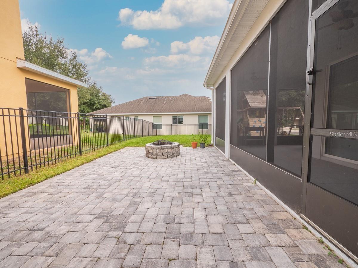 LAKE SAWYER SOUTH - Residential