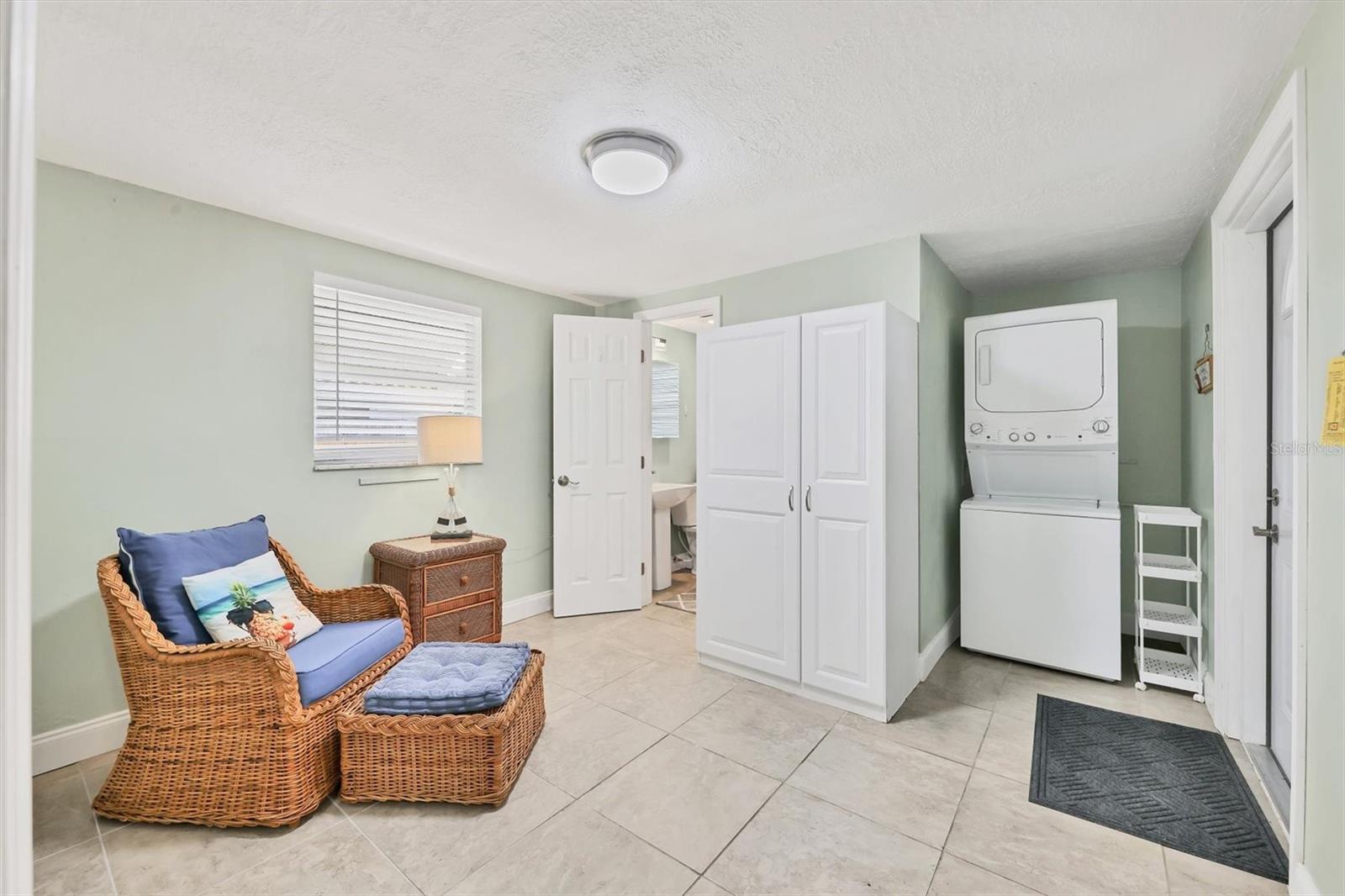 TYLER & DARLING ADD 01 - Residential Income