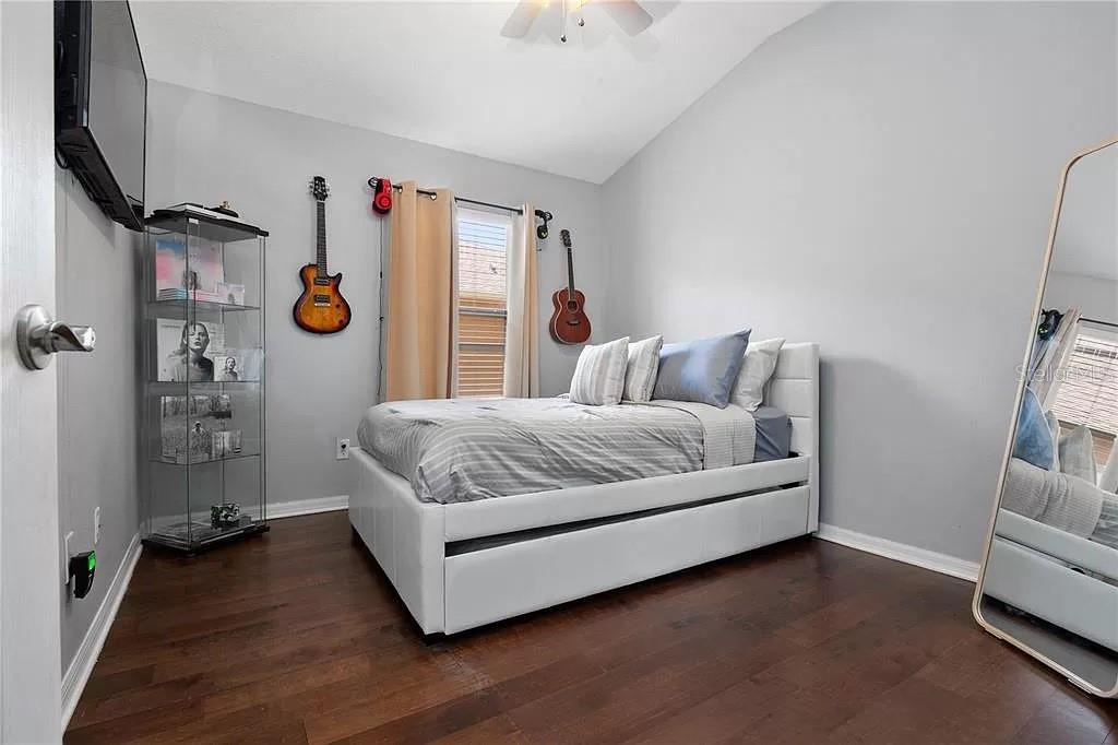 MAGNOLIA CLUB - Residential Lease