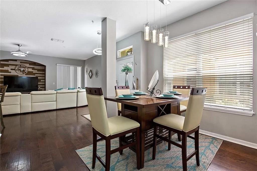 MAGNOLIA CLUB - Residential Lease