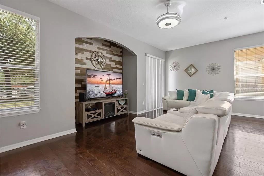 MAGNOLIA CLUB - Residential Lease