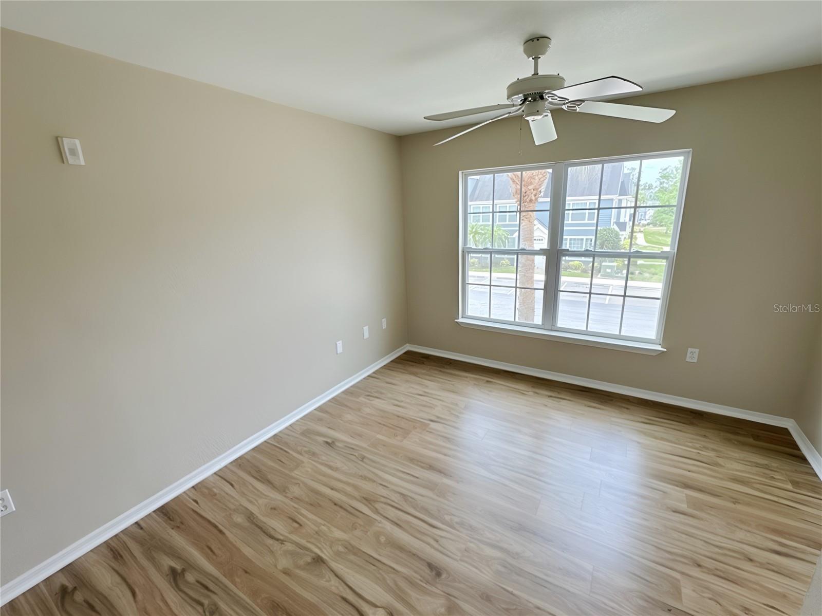 ADMIRALS WALK - Residential