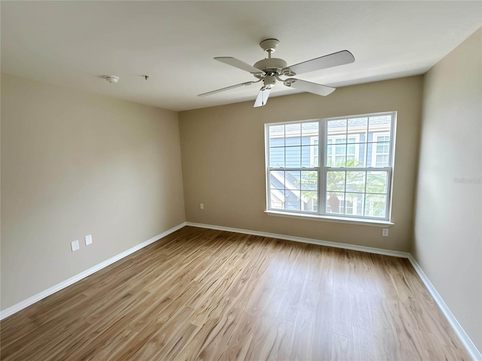 ADMIRALS WALK - Residential