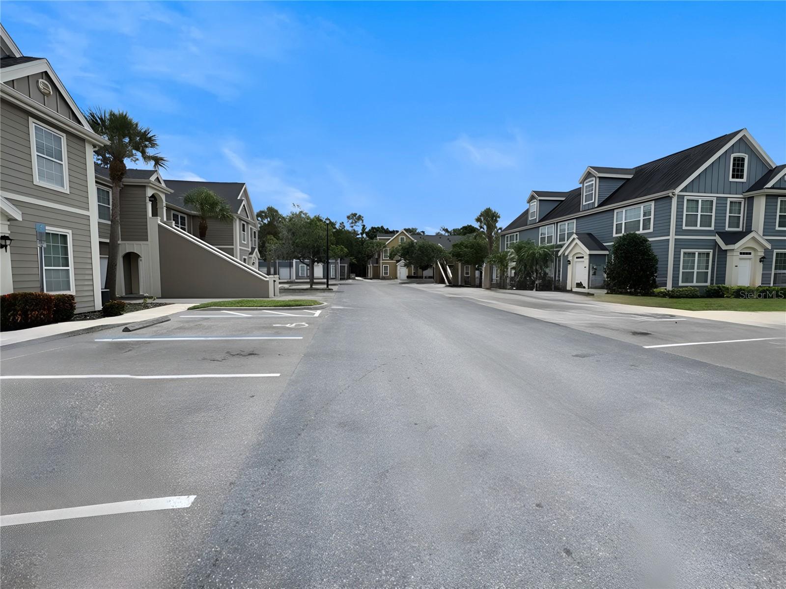 ADMIRALS WALK - Residential