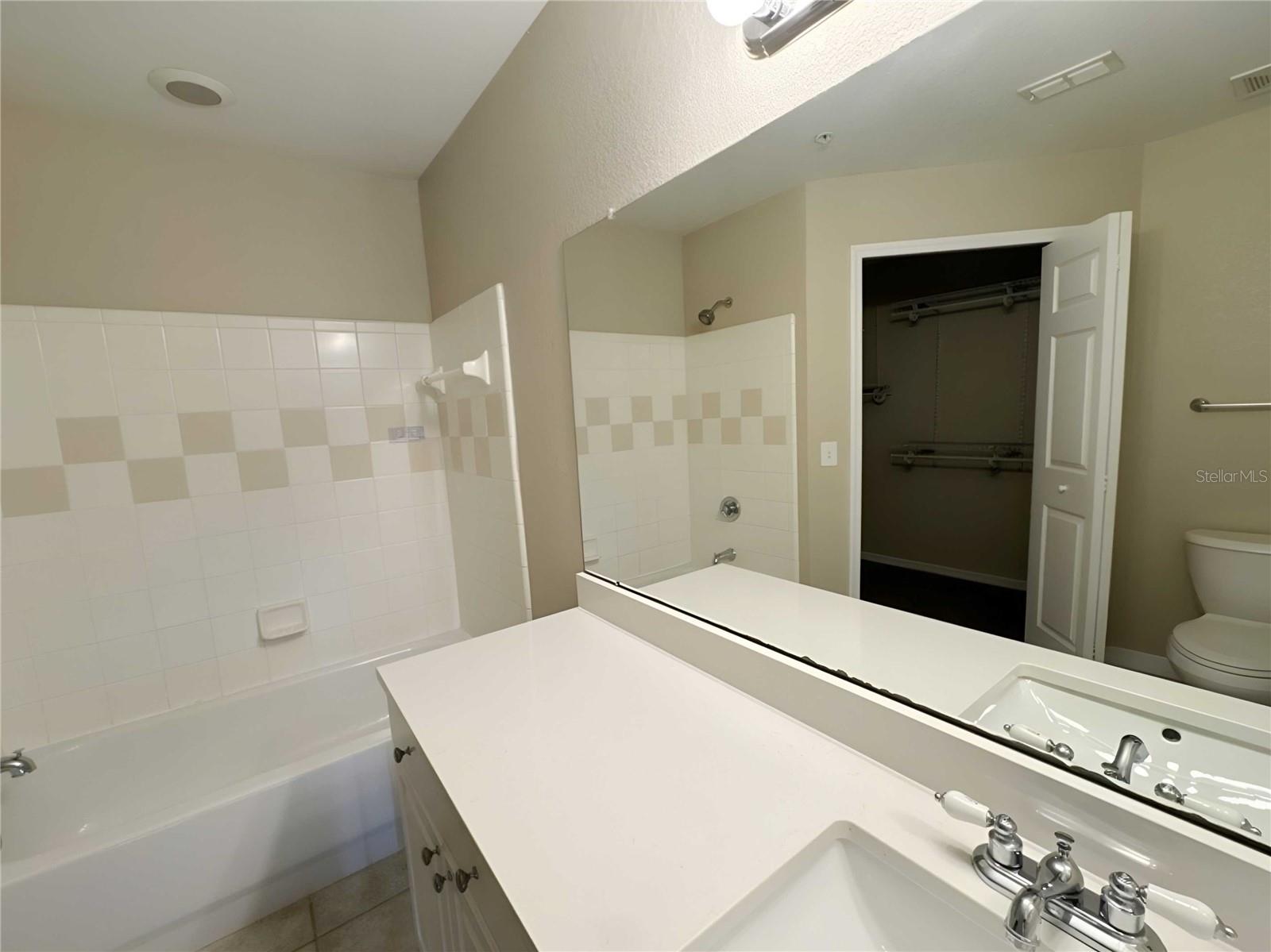 ADMIRALS WALK - Residential