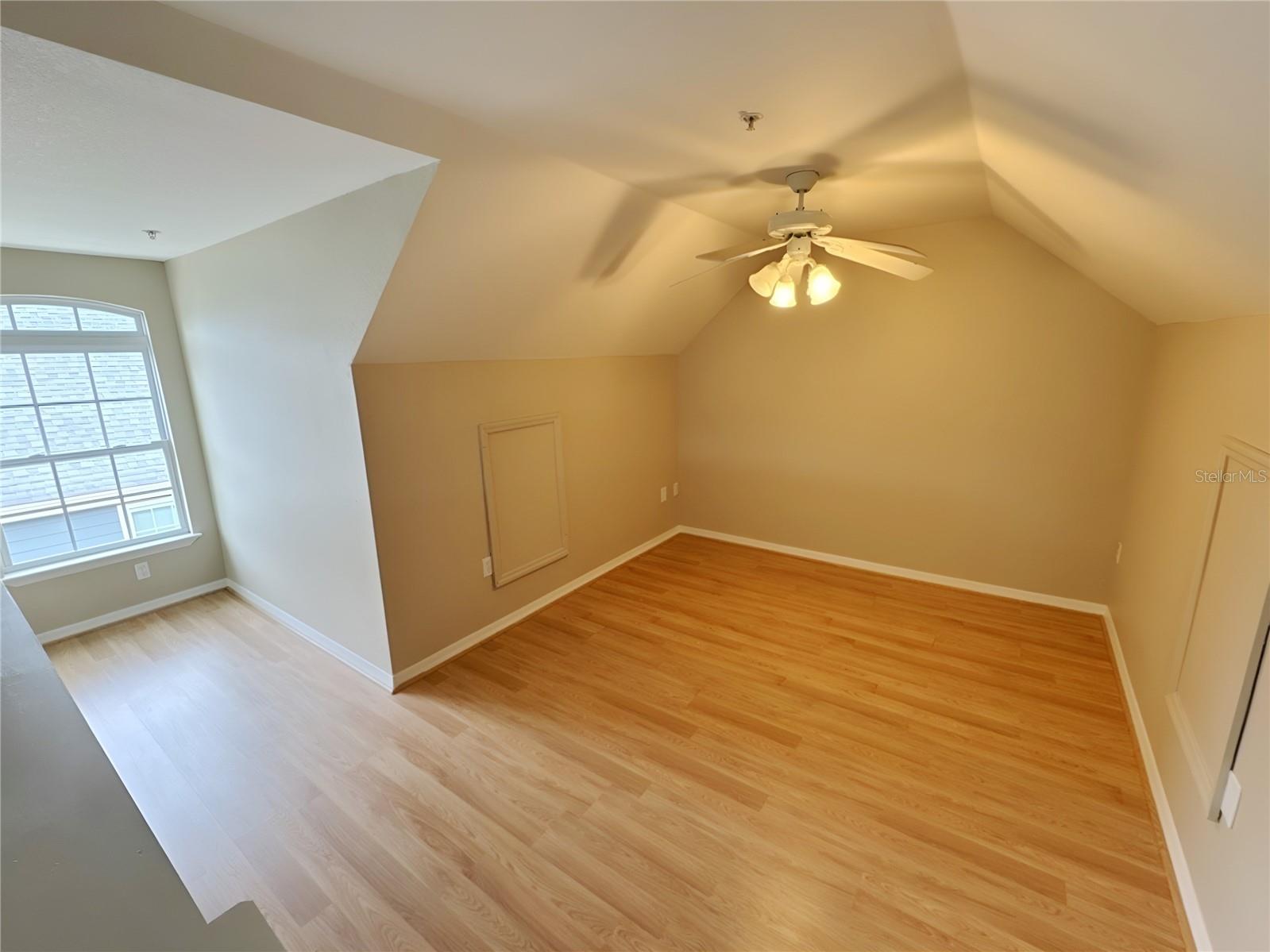 ADMIRALS WALK - Residential