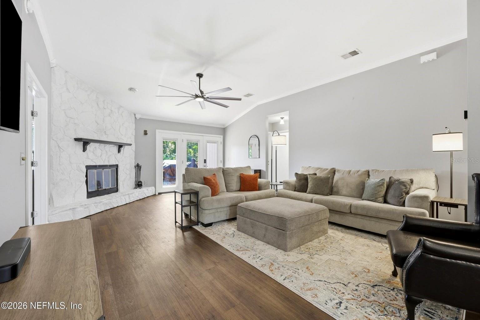 RIVER POINT - Residential
