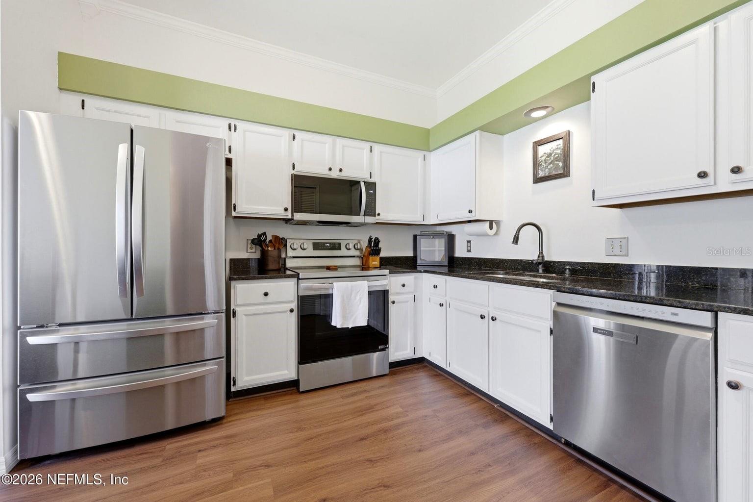 RIVER POINT - Residential