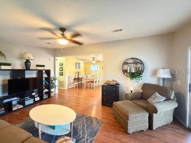 LADY LAKE ORANGE BLOSSOM GARDENS UNIT 14 - Residential Lease