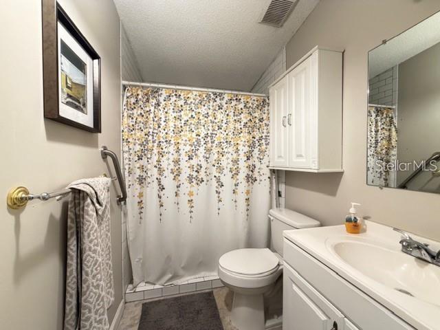 LADY LAKE ORANGE BLOSSOM GARDENS UNIT 14 - Residential Lease