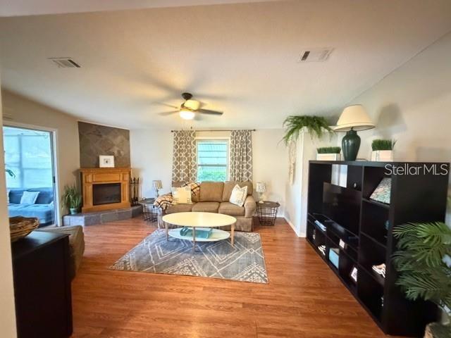 LADY LAKE ORANGE BLOSSOM GARDENS UNIT 14 - Residential Lease