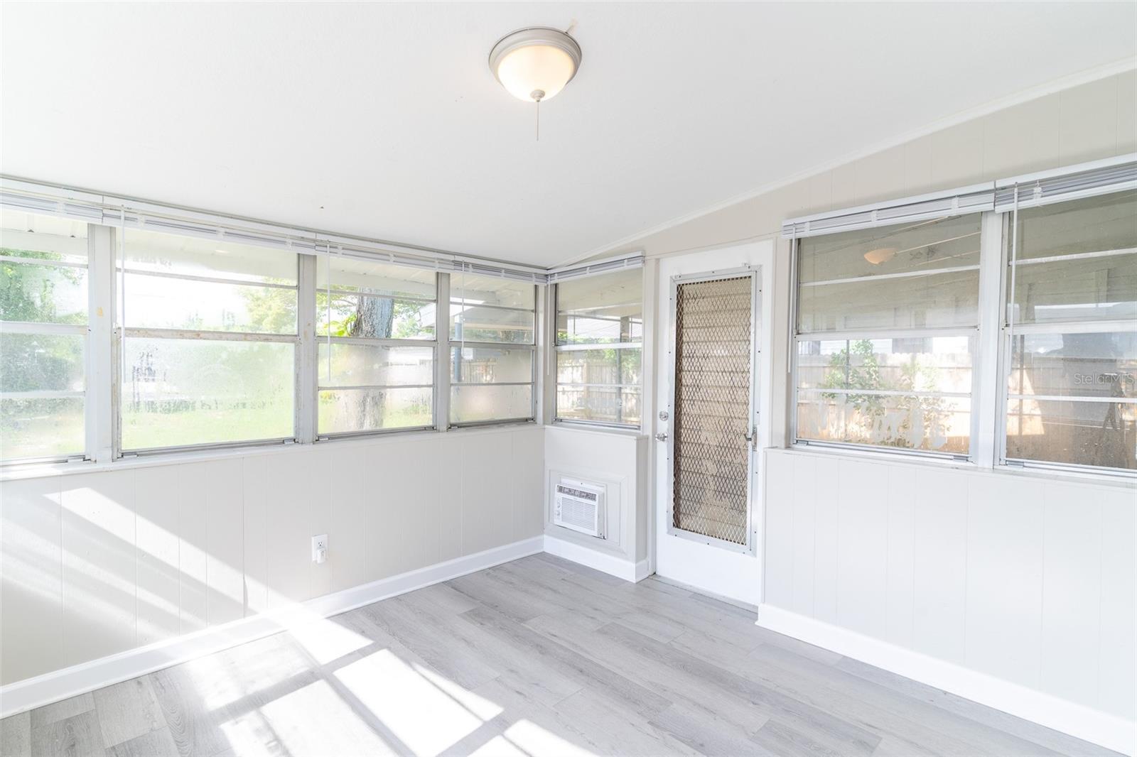 SOUTH COLLEGE ADD REV - Residential Lease