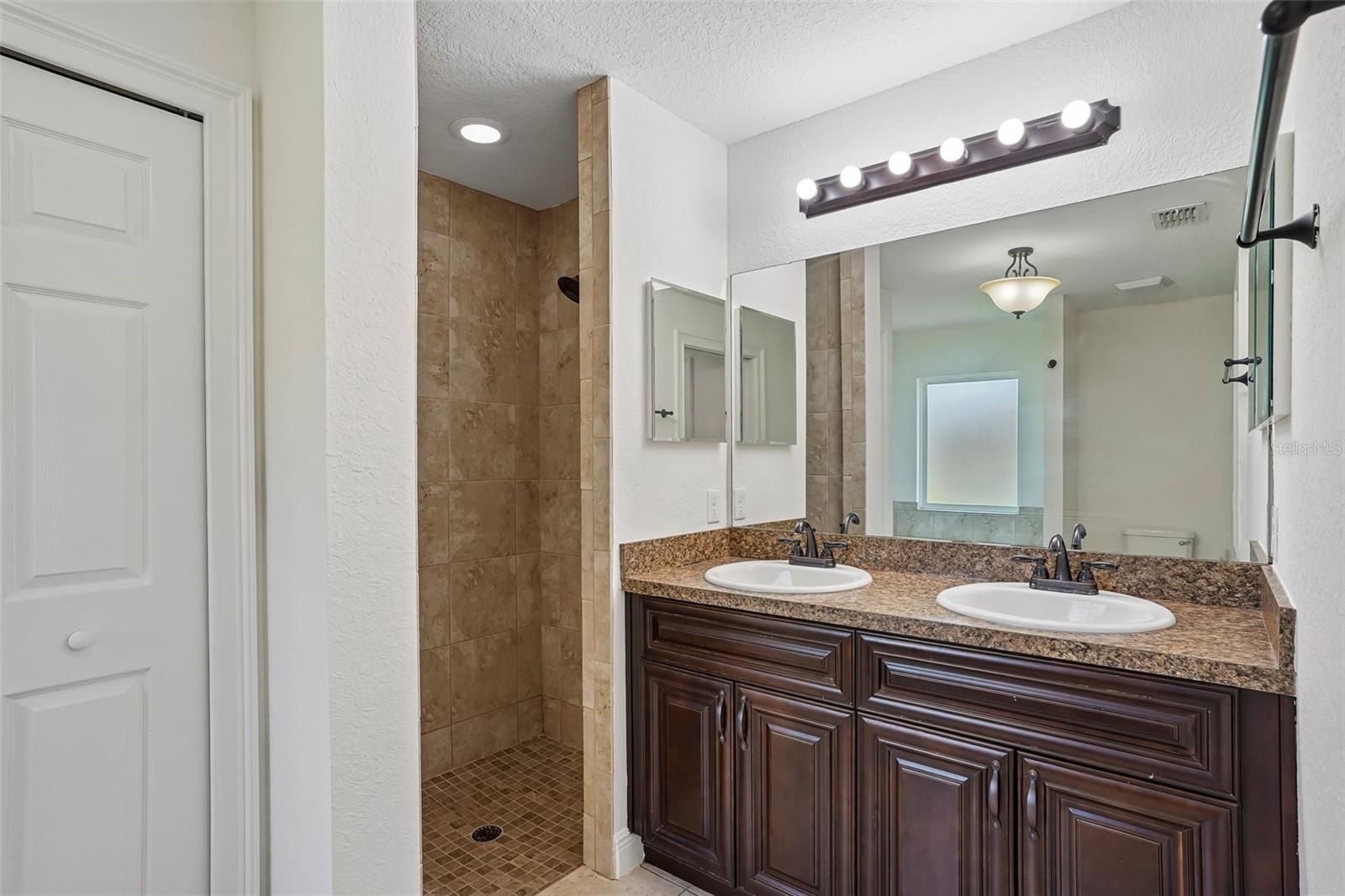 MARION OAKS UN 03 - Residential