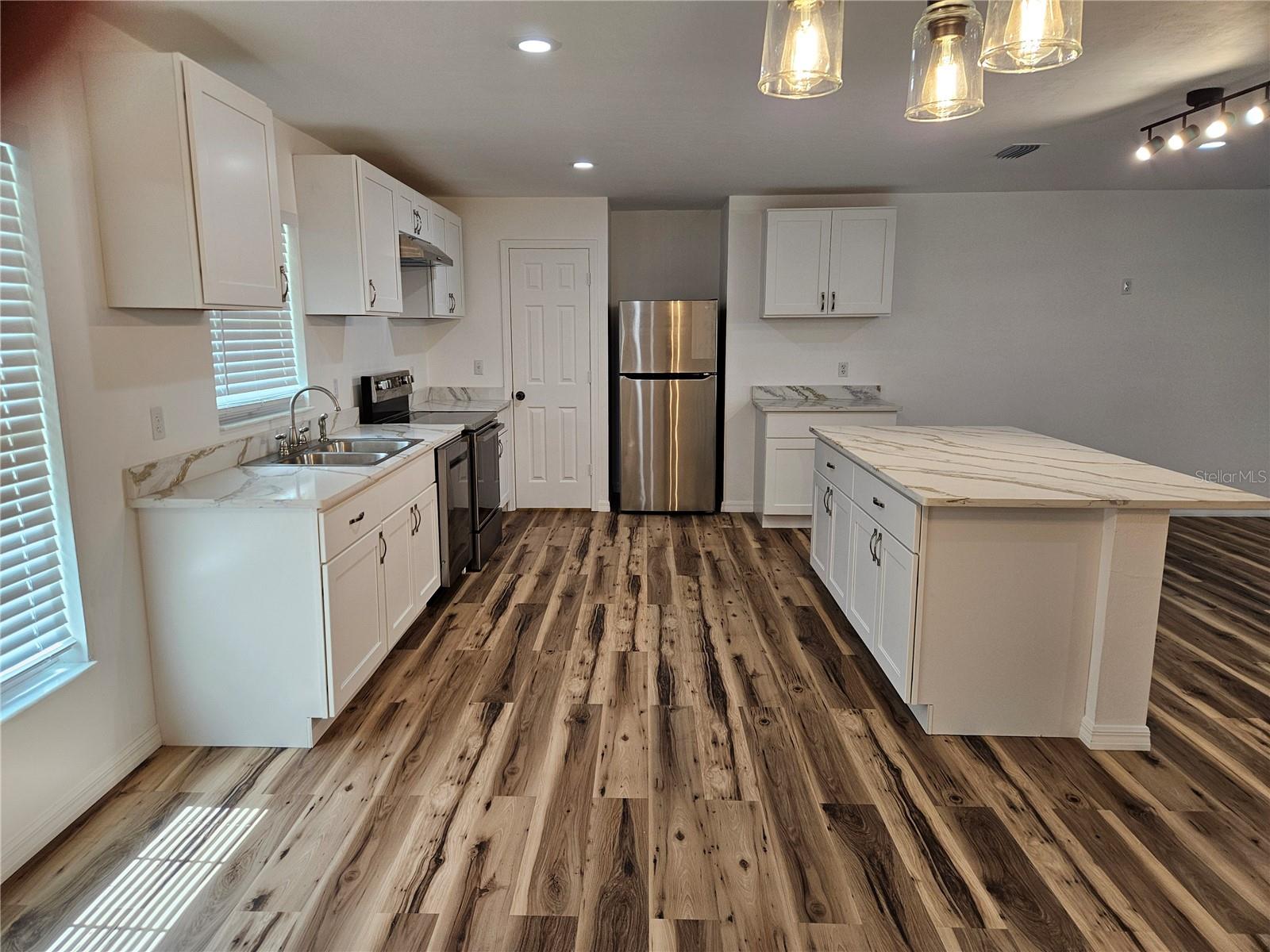 EAST WILLISTON - Residential
