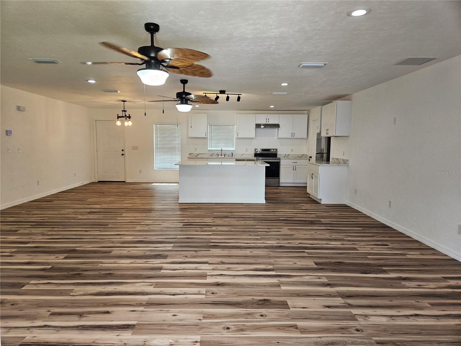 EAST WILLISTON - Residential