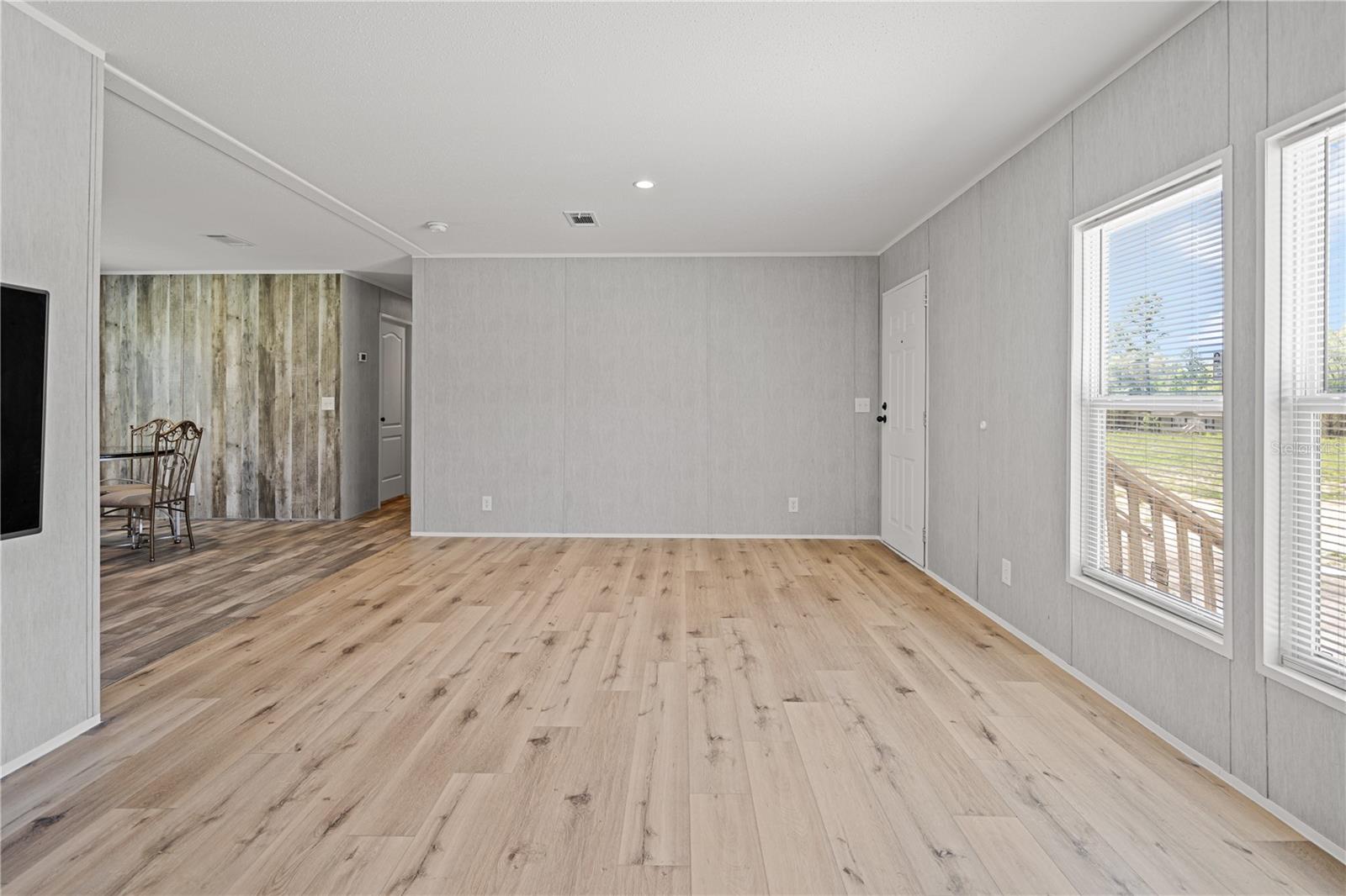 UNIVERSITY ESTATES - Residential