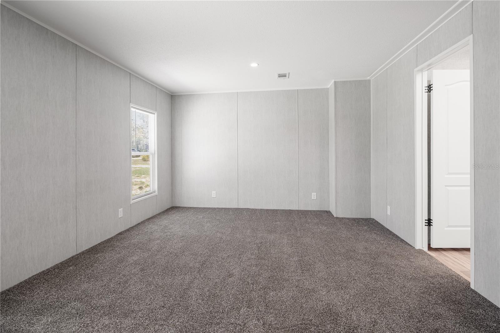 UNIVERSITY ESTATES - Residential