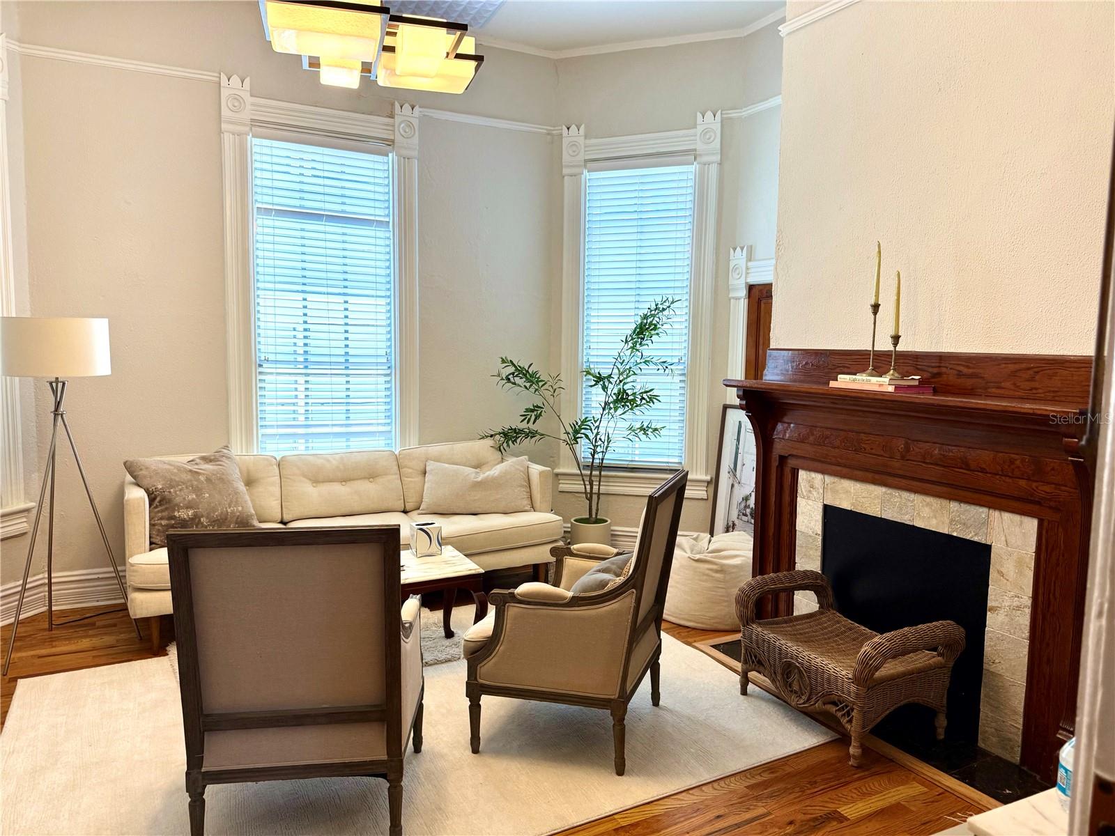 WASHINGTONS - Commercial Sale