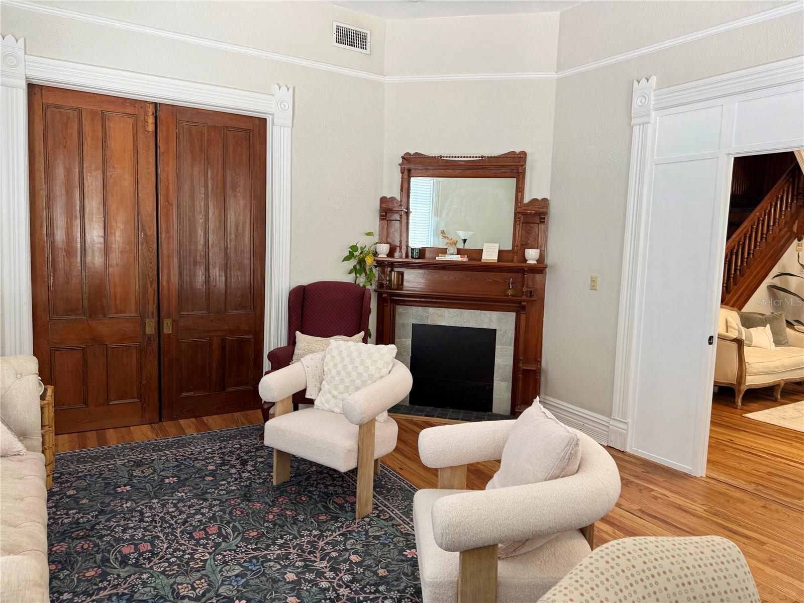 WASHINGTONS - Commercial Sale