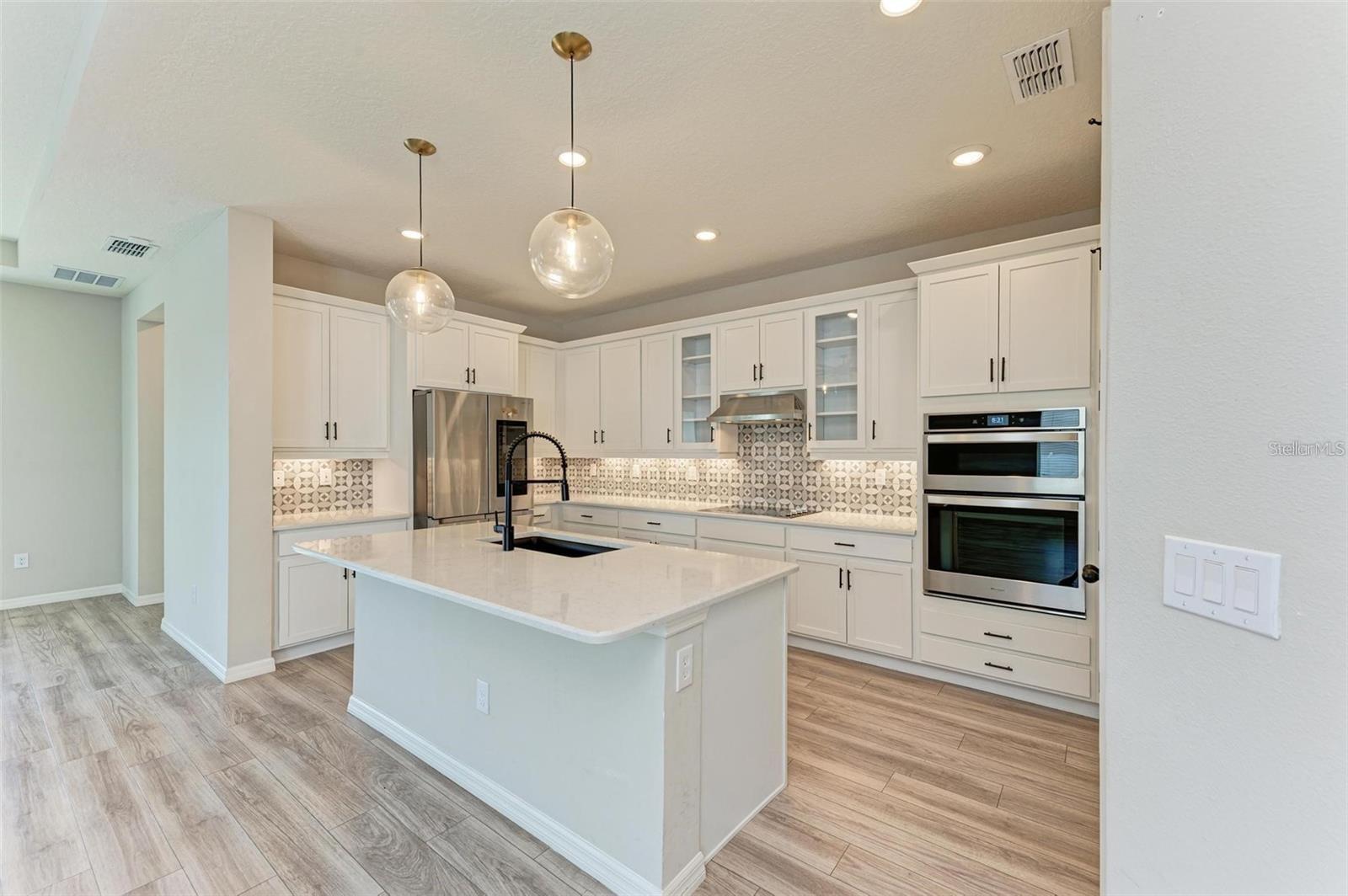 GRADY POINTE - Residential