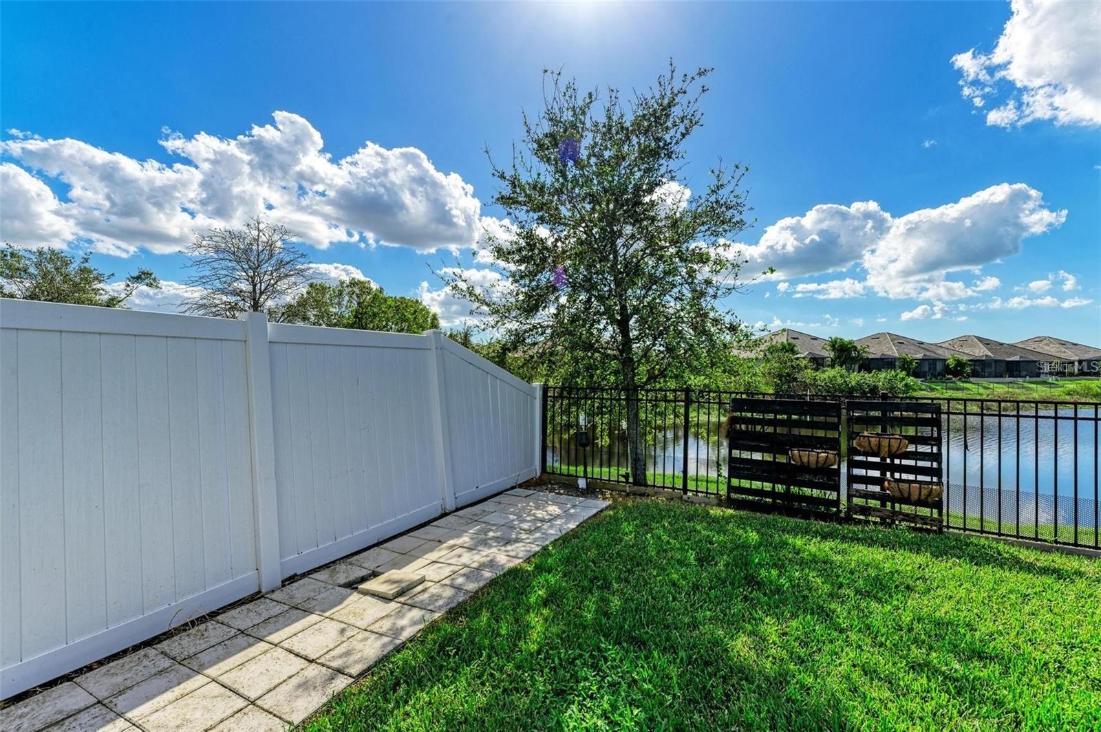 GRADY POINTE - Residential