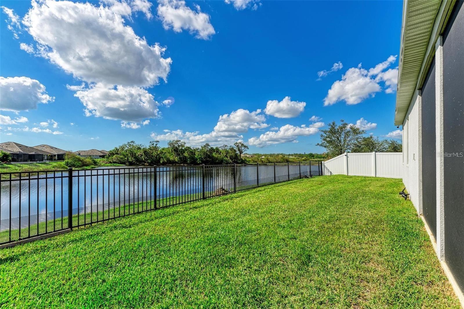 GRADY POINTE - Residential