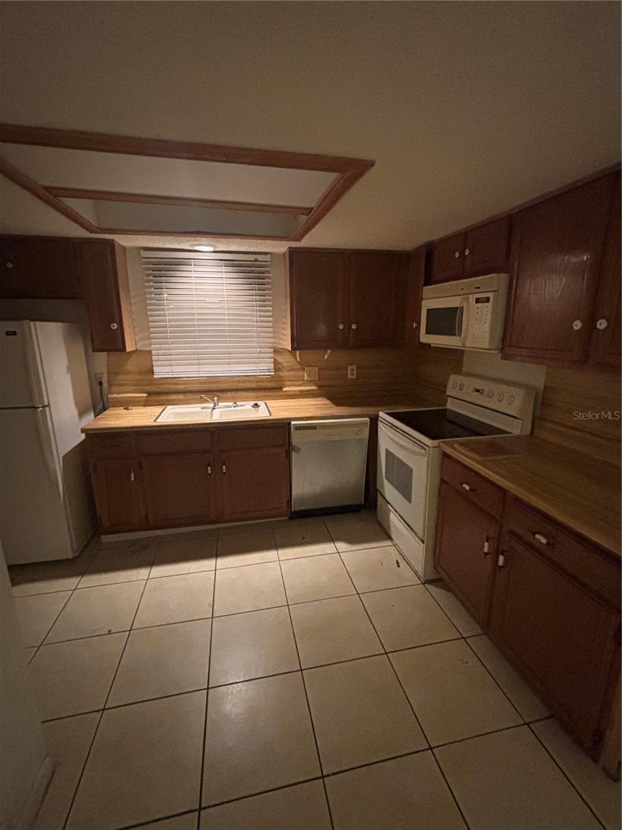 SUNRISE VILLAS OF TAMPA - Residential