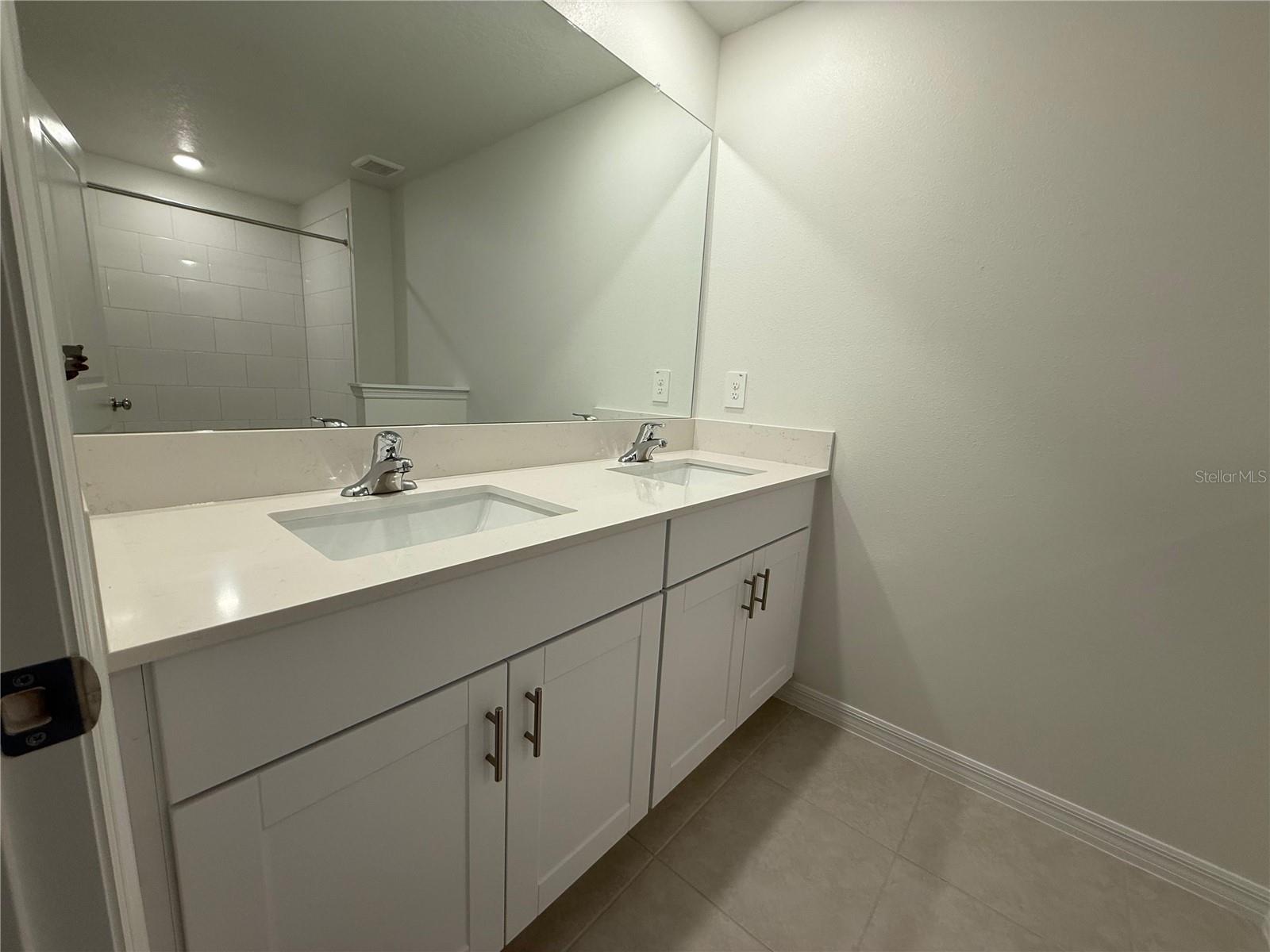 MIRADA TOWNHOMES - Residential Lease