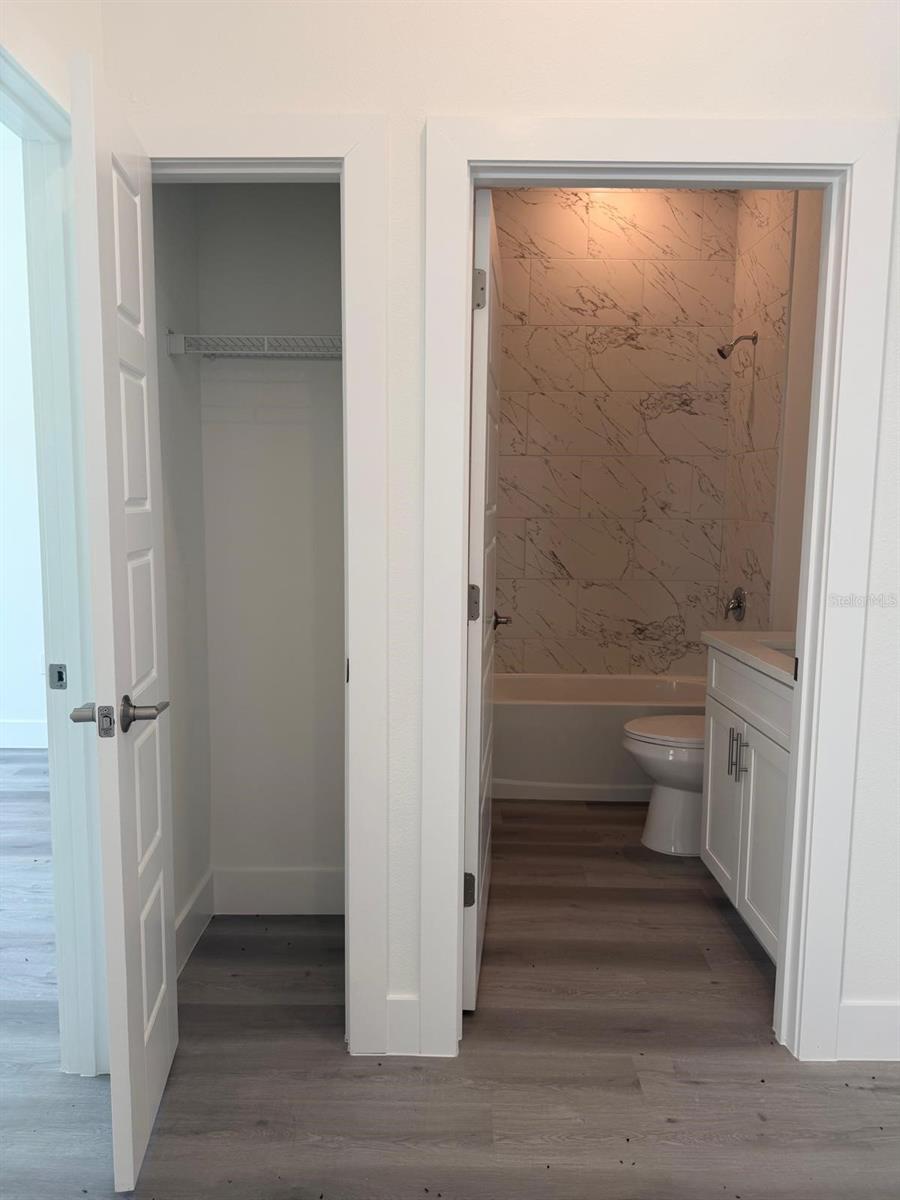CITRUS SPGS UNIT 20 - Residential Lease