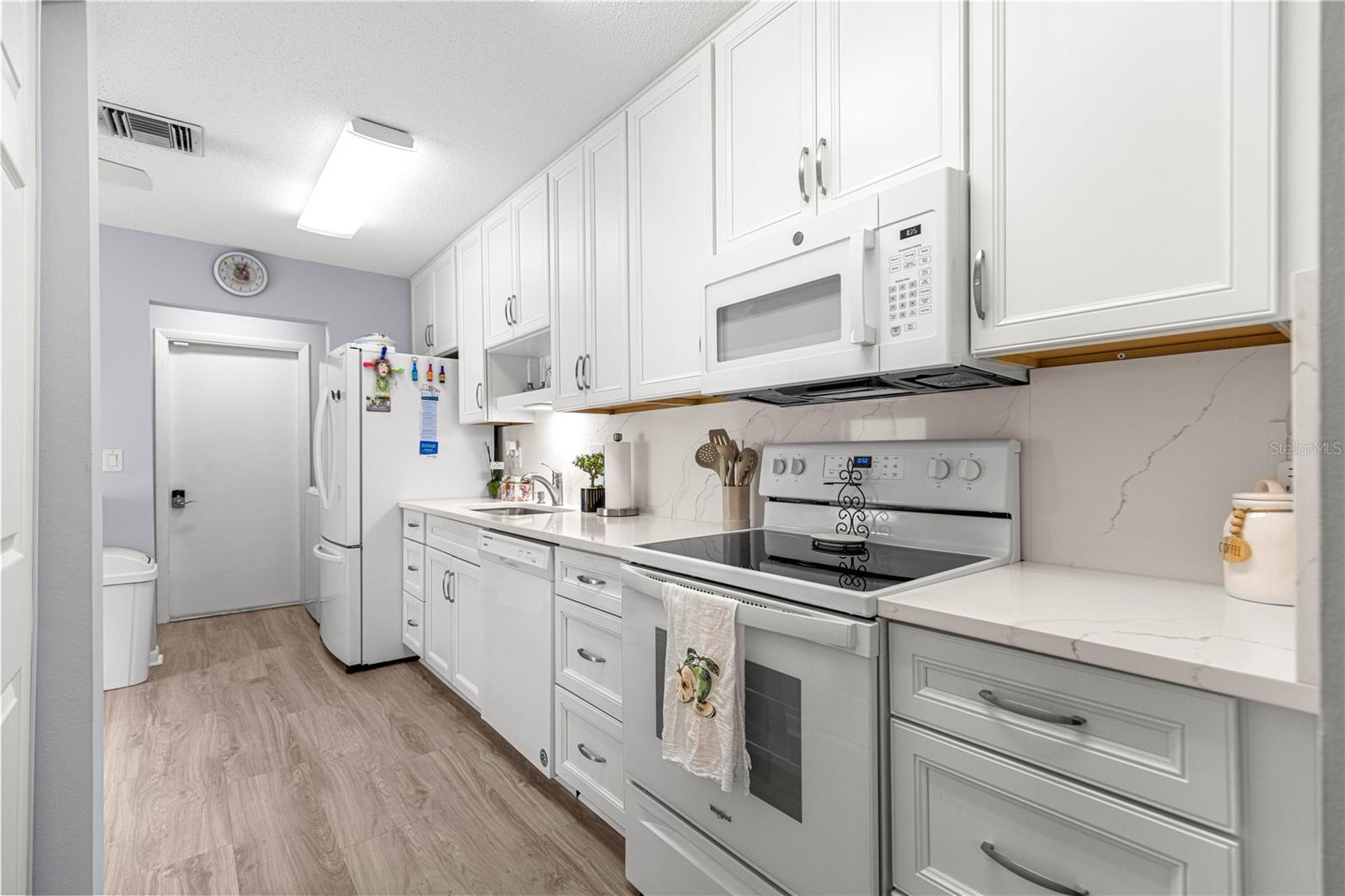 TAVARES CYPRESS COVE CONDO - Residential