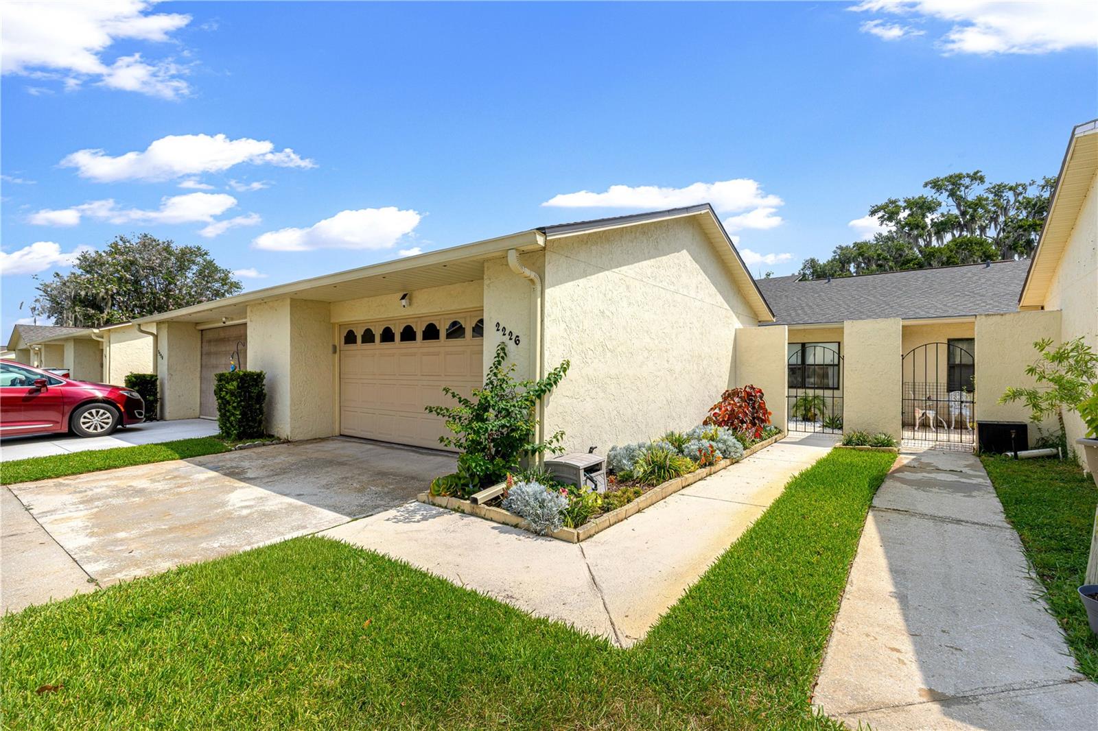 TAVARES CYPRESS COVE CONDO - Residential