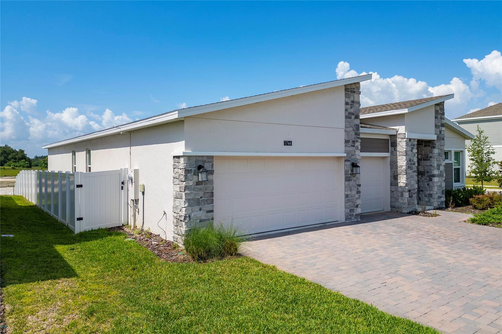 BRONSONS RDG REP - Residential