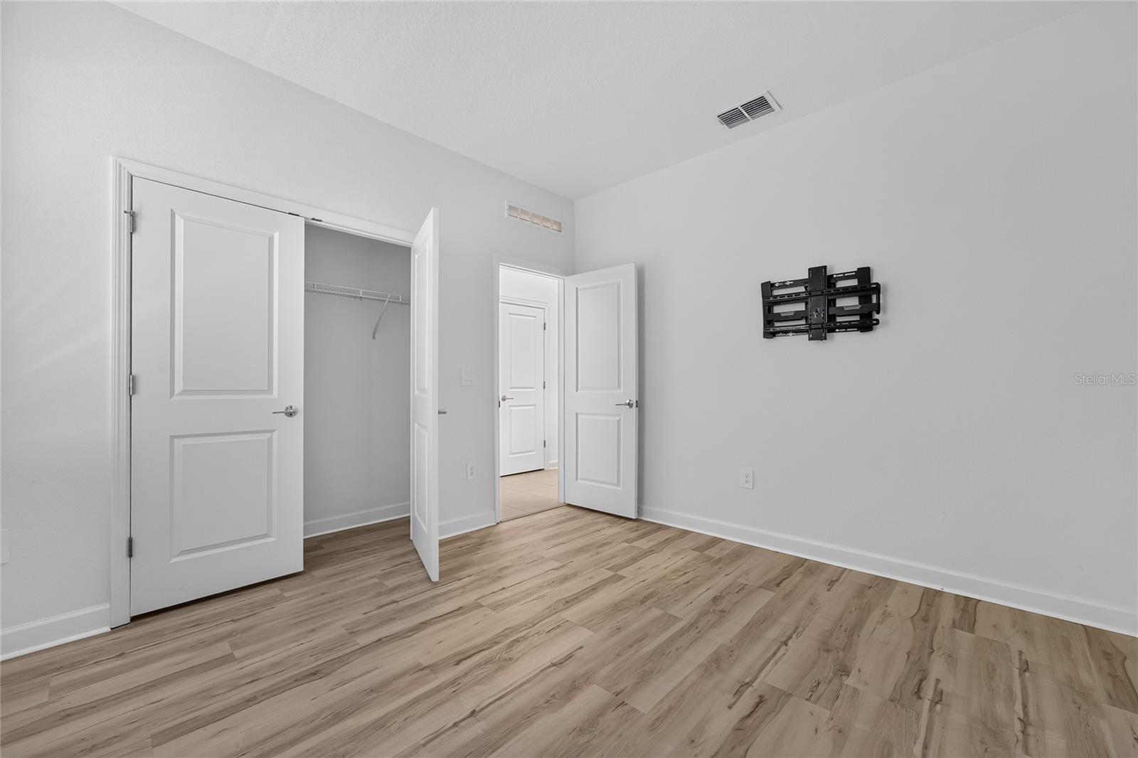 BRONSONS RDG REP - Residential