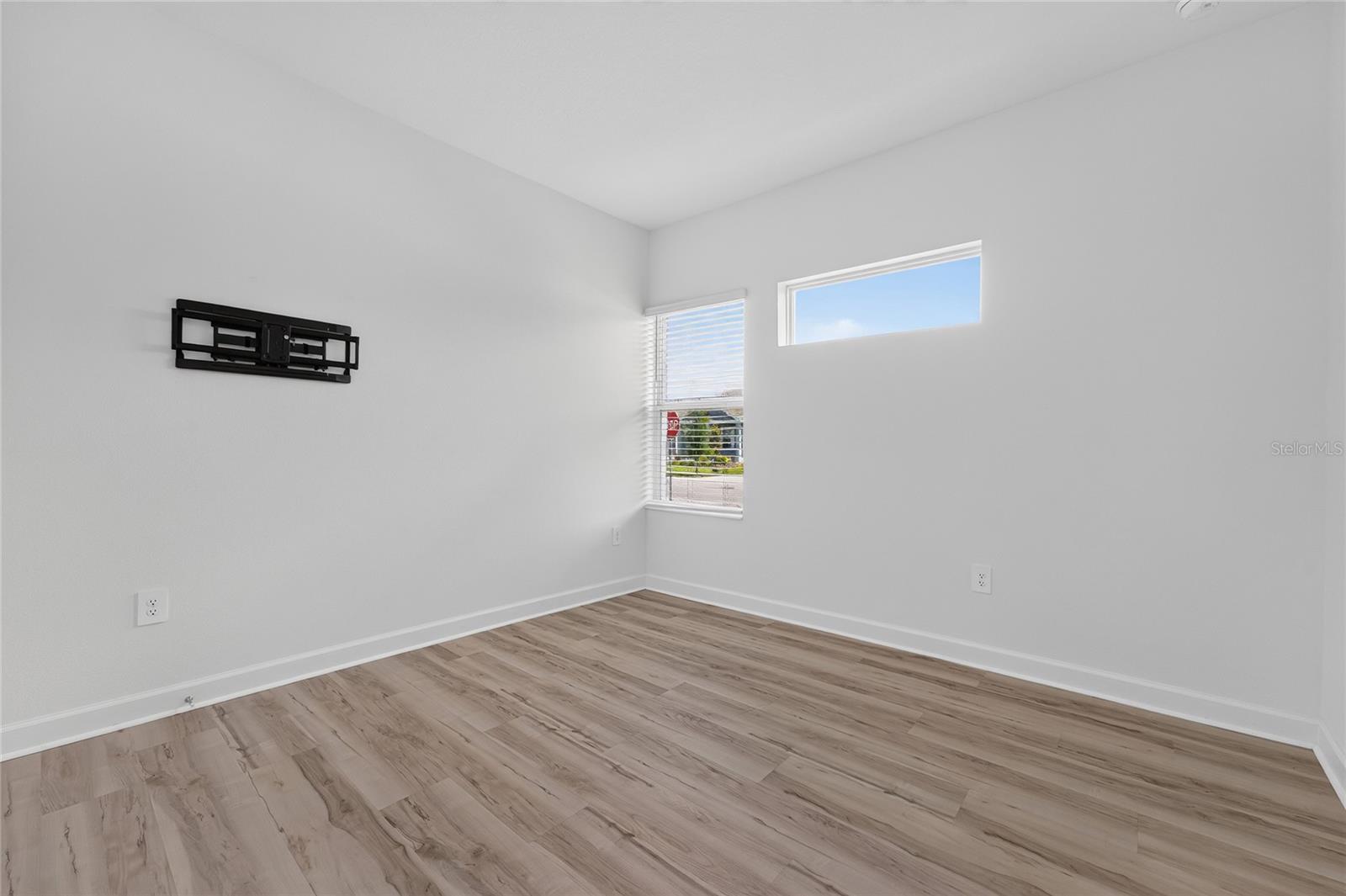 BRONSONS RDG REP - Residential