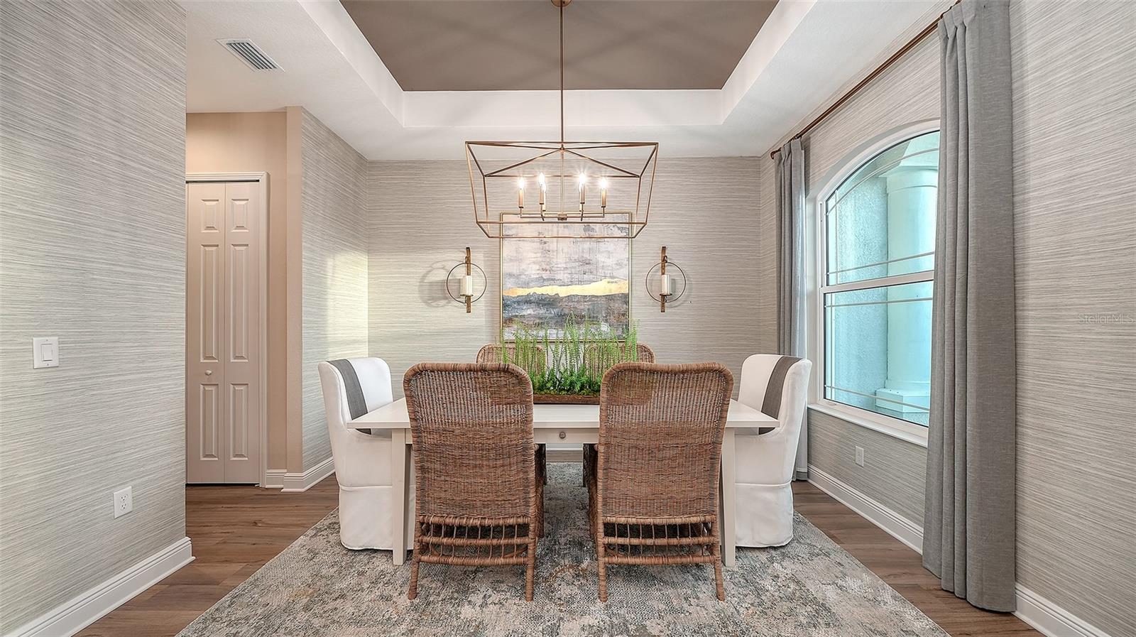 HAMPTON LAKES - Residential