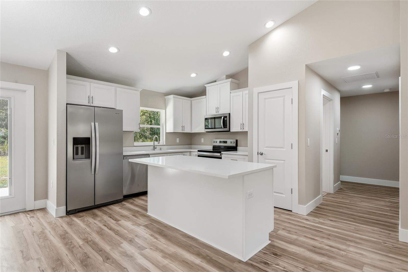 ROYAL HIGHLANDS - Residential