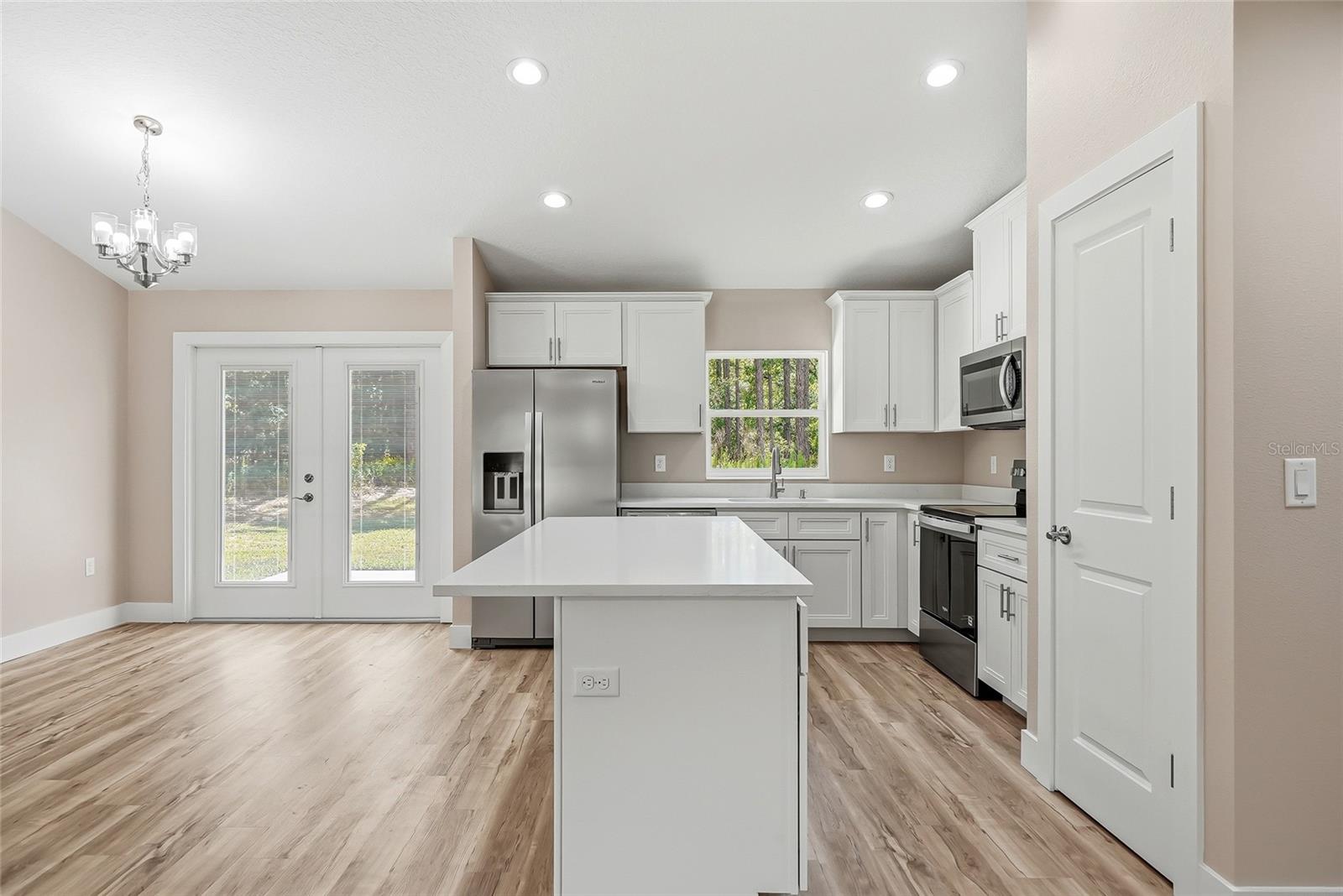 ROYAL HIGHLANDS - Residential
