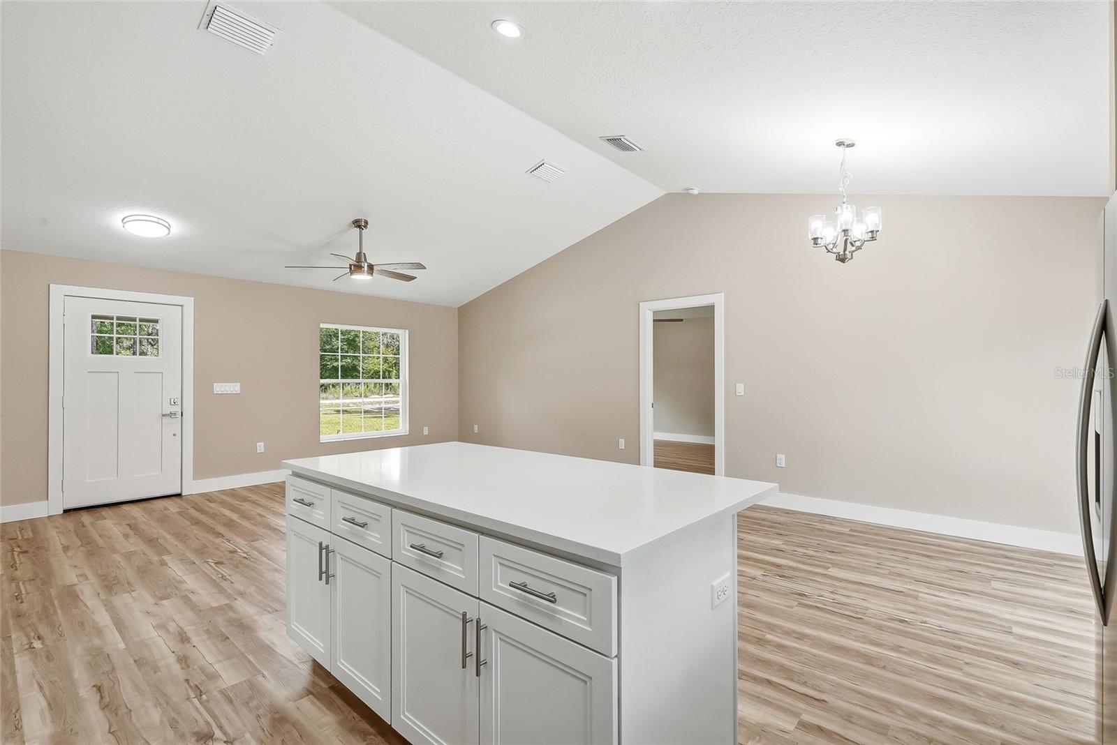 ROYAL HIGHLANDS - Residential