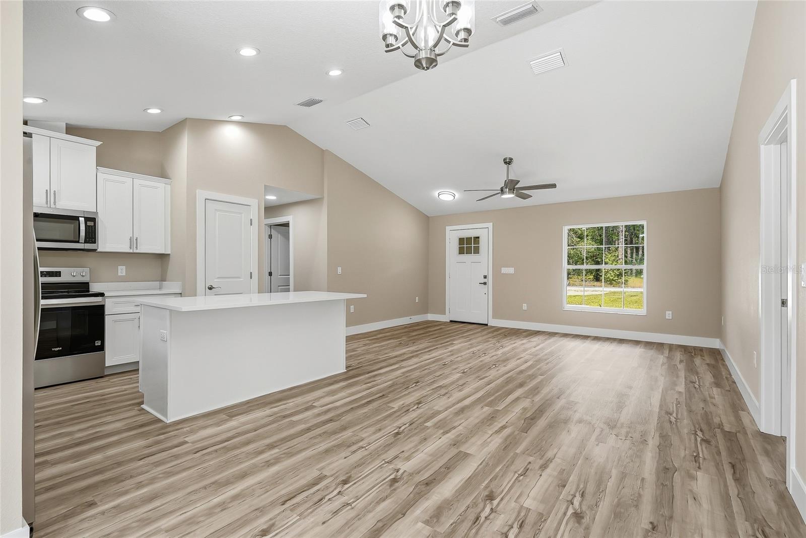 ROYAL HIGHLANDS - Residential