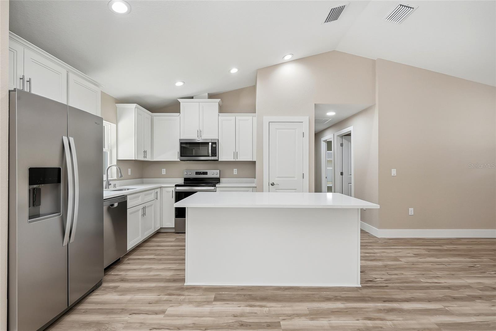 ROYAL HIGHLANDS - Residential
